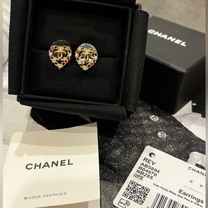 🔥🔥🔥 Chanel 2021 Faux Pearl & Strass CC Heart Stud Earrings
